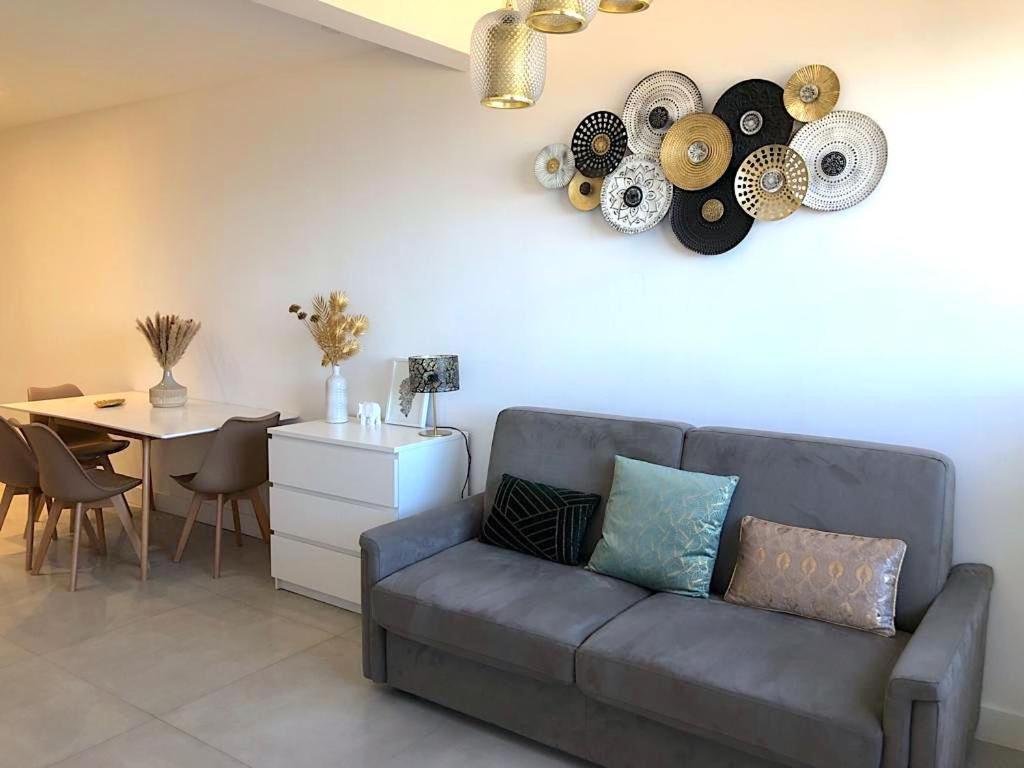 Superb Apartment With Sea View, 200M From Beach San-Martino-di-Lota Luaran gambar