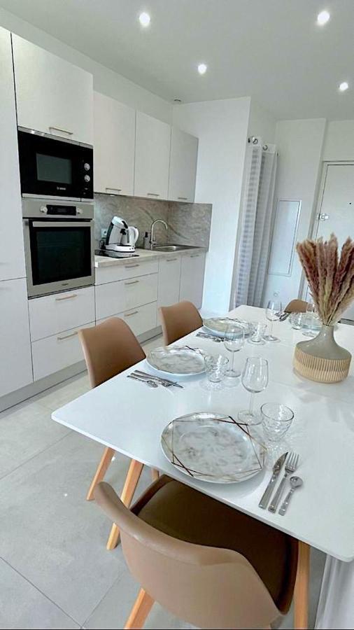 Superb Apartment With Sea View, 200M From Beach San-Martino-di-Lota Luaran gambar