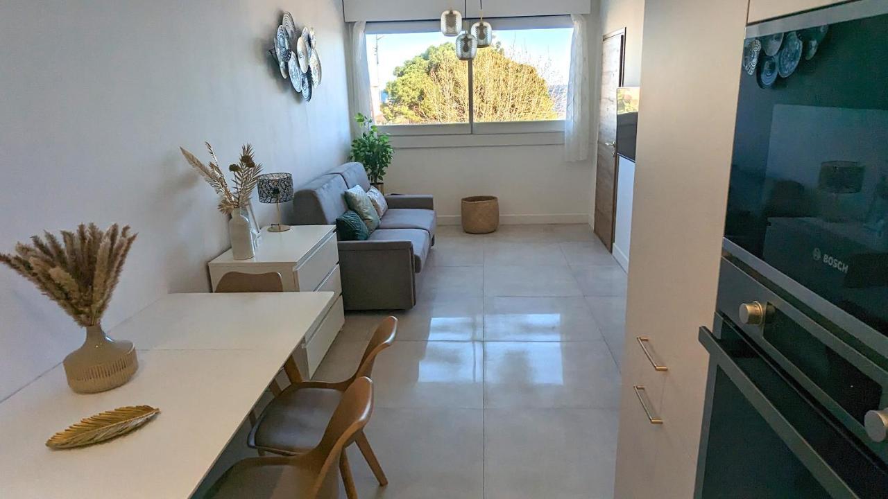 Superb Apartment With Sea View, 200M From Beach San-Martino-di-Lota Luaran gambar
